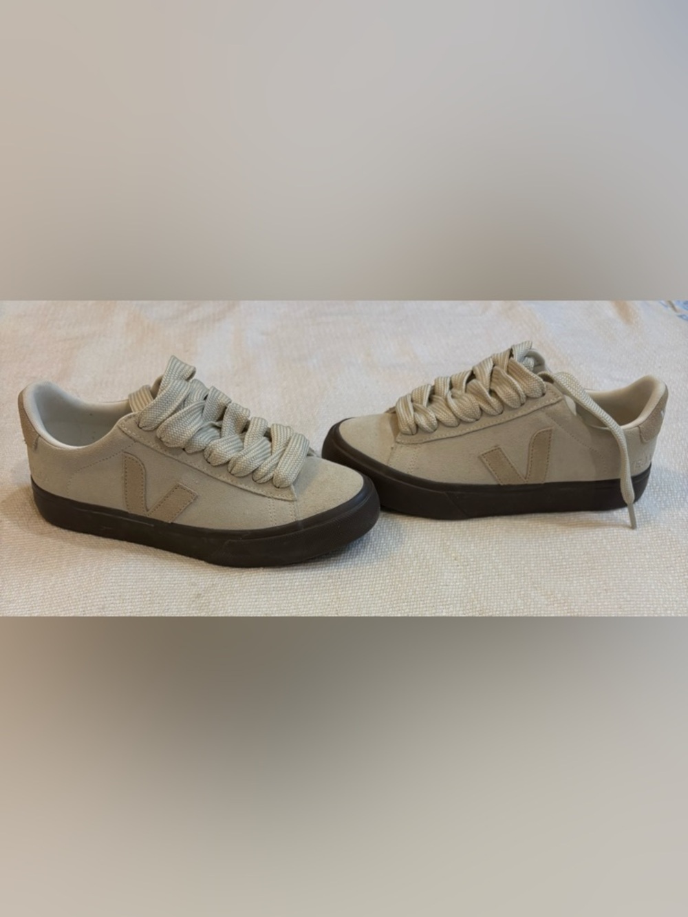 Veja Beige Low-Top Sneakers with Brown Sole NEW IN BOX